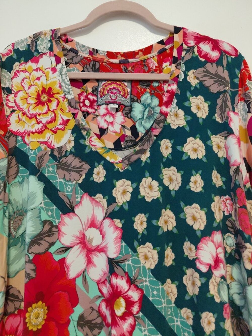 Johnny Was Nellie Floral Short Sleeve V-Neck T-Shirt XL Multicolor Bamboo - Picture 3 of 6